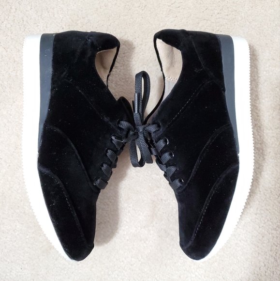 Naturalizer Jimi black velvet lace up sneakers shoes 6 padded white rubber sole - Picture 5 of 14